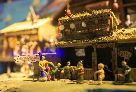 腾格里沙漠吃瓜,一场别开生面的“吃瓜”之旅