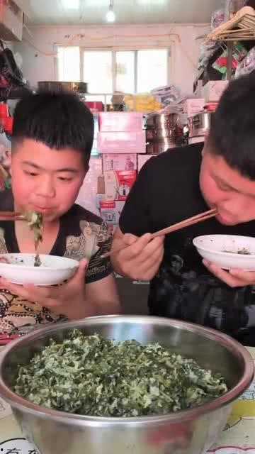 胖哲兄弟吃瓜,胖哲兄弟的瓜田奇遇记