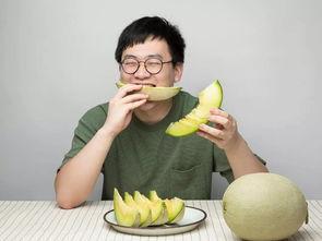 吃瓜的男子,揭秘娱乐圈背后的故事