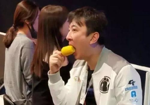 吃瓜观众阿水,吃瓜群众的视角解读娱乐圈风云